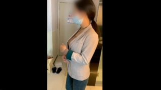 偷情操出新境界,在邻家超漂亮小姐姐新婚房间爆操偷情,全程女上疯狂骑乘,淫语对白,完美露脸