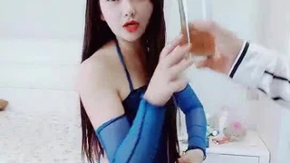 胸部丰满的亚洲少女穿着制服被内射