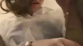 喜欢屁股的少女第一次尝到大鸡巴的味道