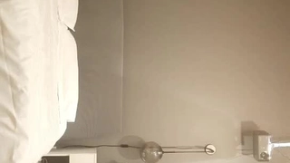 贪财好色，榜上房东大叔！走上人生巅峰！前后上下左右无套狂抽插到哭！颜射一脸肚子！真的是太爽啦