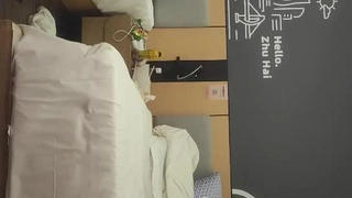 秀人超人气女神『杨晨晨』最新土豪定制 张开大腿玩具枪蹭BB 情趣黑丝 强制后入 高清
