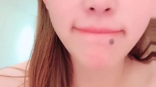 好美好纯好养眼~鲛儿~：啊啊哥哥想要，道具自慰！高潮狂喷水~过瘾，这叫春声酥死人！