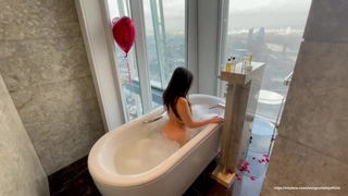禽兽继父强上刚成年继女-蜜桃传媒