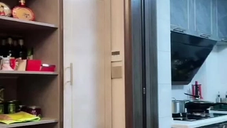 株洲房价出租屋身材满分的学生妹特别投入各种姿势爆艹