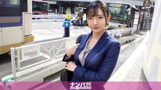 长相甜美短发新人美女主播第十一部,身材苗条全裸道具自慰秀,很是诱惑喜欢不要错过