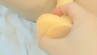 大学生接受感性的按摩和手交