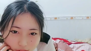 偸窥 真实造爱 现场窗户缝中偸拍邻居同居小情侣啪啪啪美女很会玩循序渐进先撸后舔再脱光女上位激情澎湃