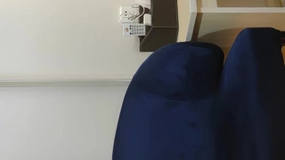 肉肉的丰满10级甜美轻少妇，全程高冷的感觉 跳蛋自慰，虽然自慰有点敷衍 但耐不住甜美漂亮，自慰滋滋滋的喷水，看着渴了