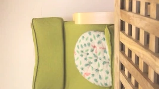 小胸拉丁少女被继兄和朋友双重插入